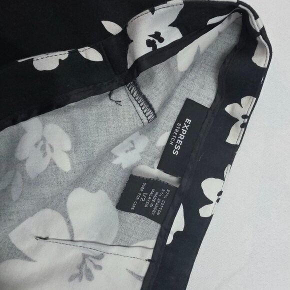 VTG Express Womens Black & White Floral Stretch Mini Skirt Size 1/2 - Picture 3 of 8